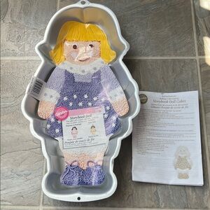 Vintage 2001 Wilton Aluminum Storybook Doll Cake Pan 2105-2048
